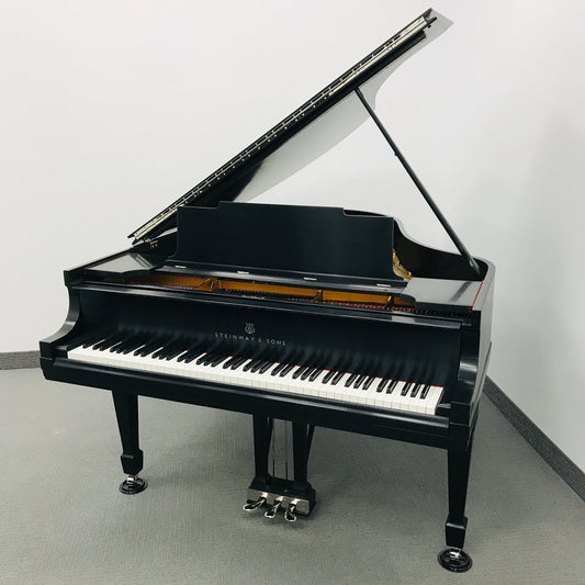 Steinway M Grand Piano Ebony Satin