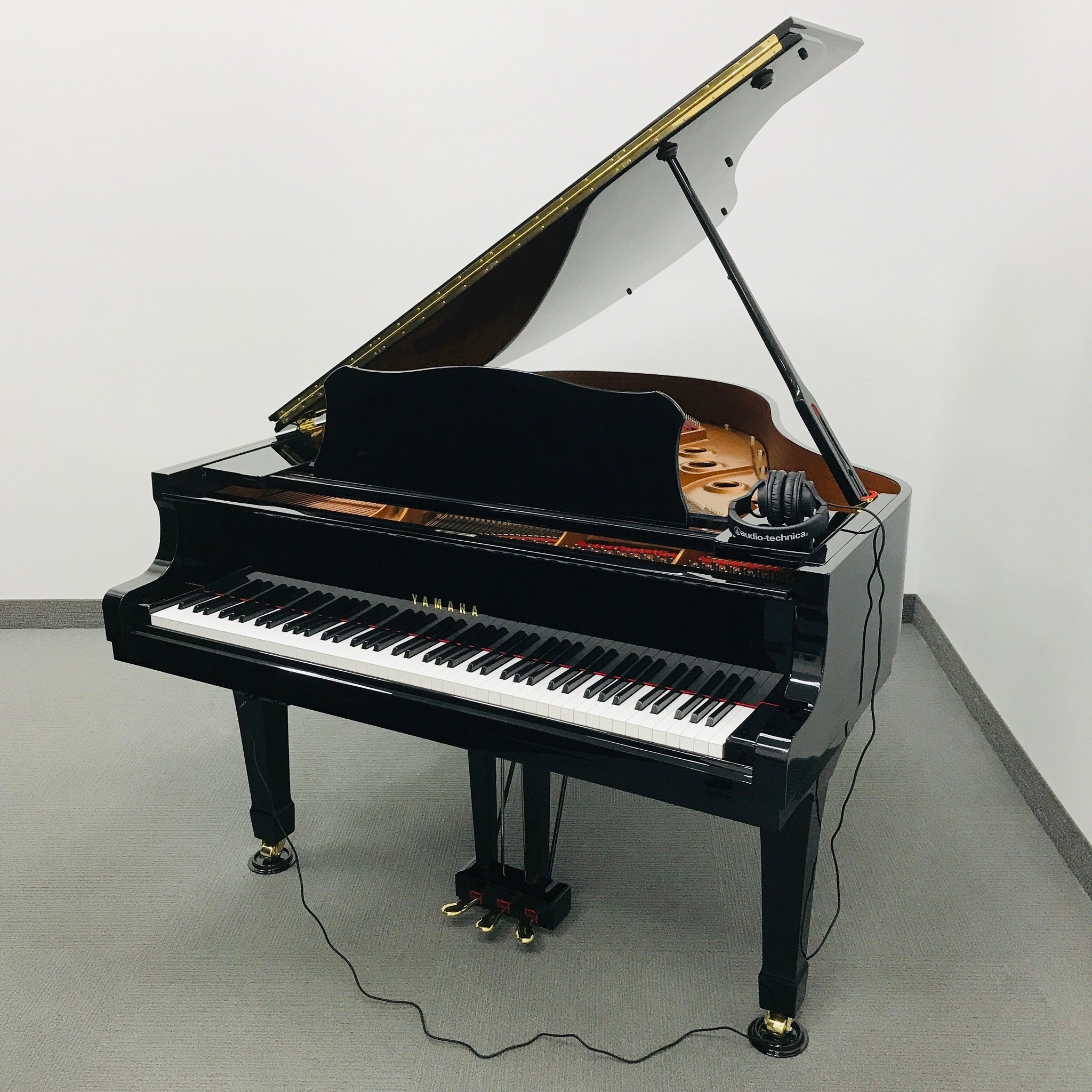 Yamaha c3 grand 2024 piano size