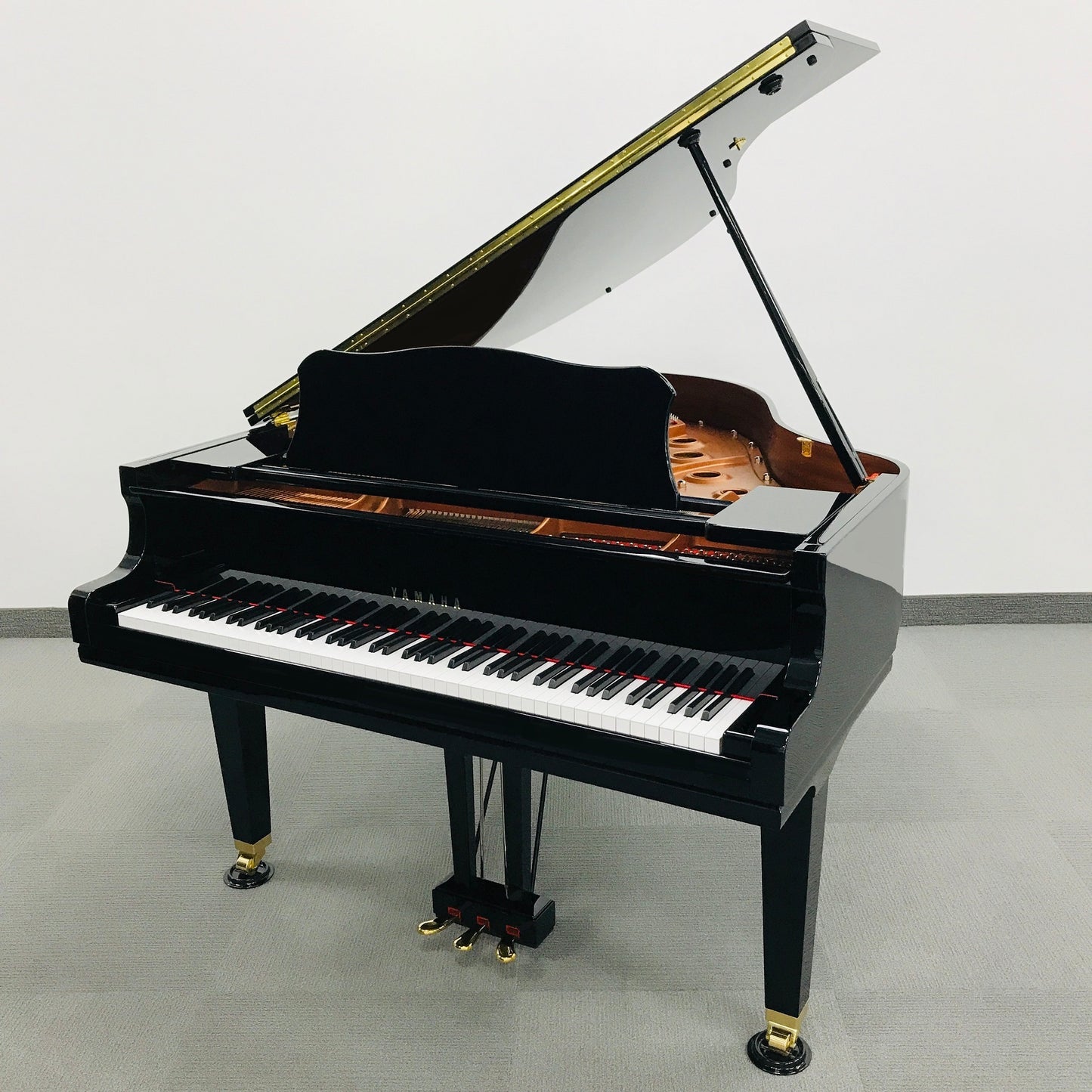 Yamaha GC1 Grand Piano