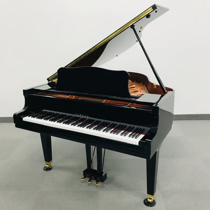 Yamaha GC1 Grand Piano