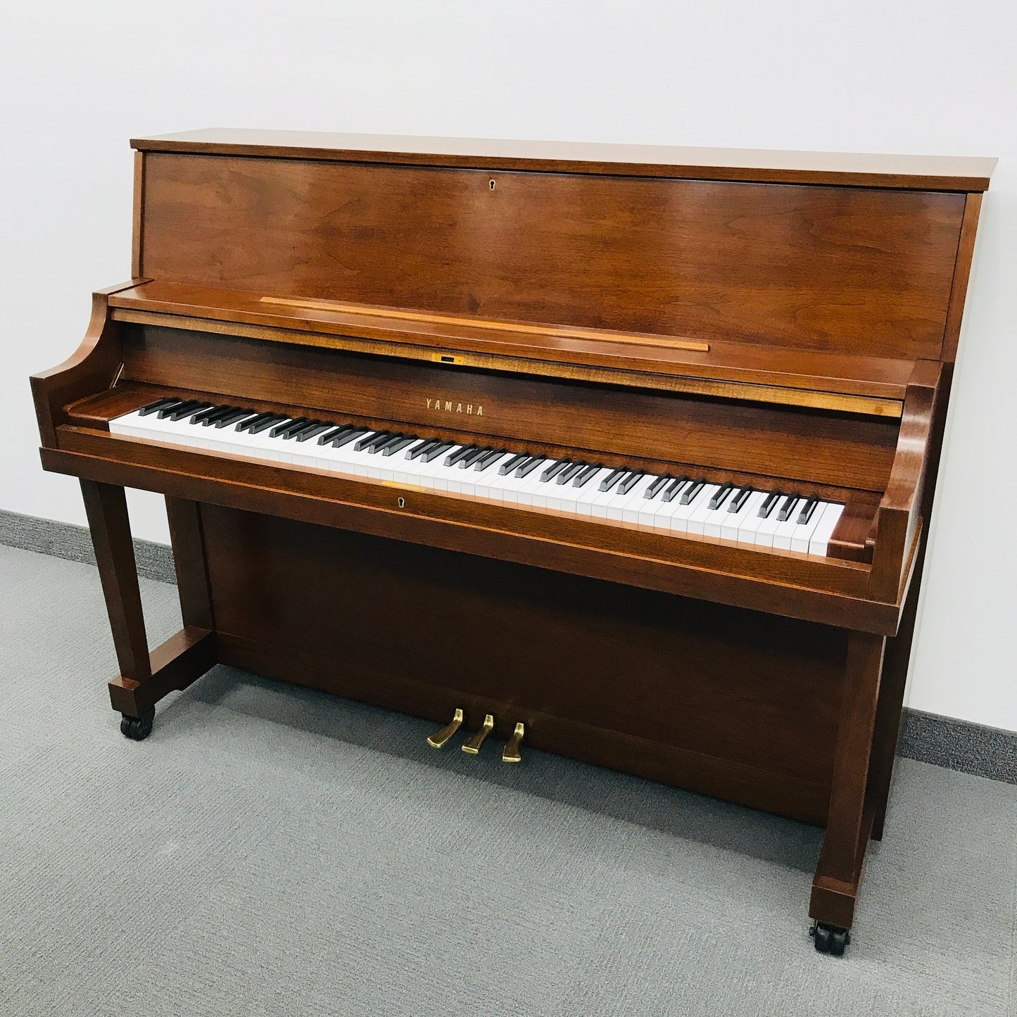 Yamaha P22 Upright Piano